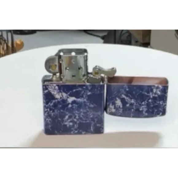 Dur-O-lite Vintage Oversize Large Purple Butane Lighter - Picture 2 of 2